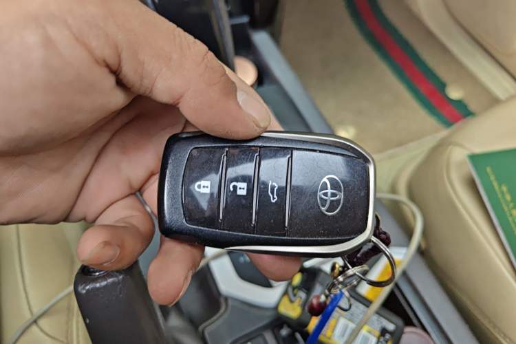 Used Toyota Prado 2014 2.7L Automatic Standard Edition Vehicle Key