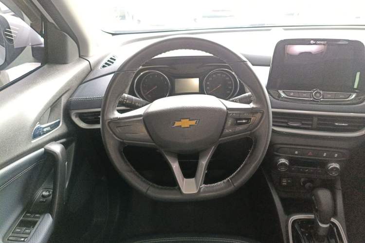 Used Chevrolet Trax 2021 325T Automatic Fun Edition China VI Standard Steering Wheel