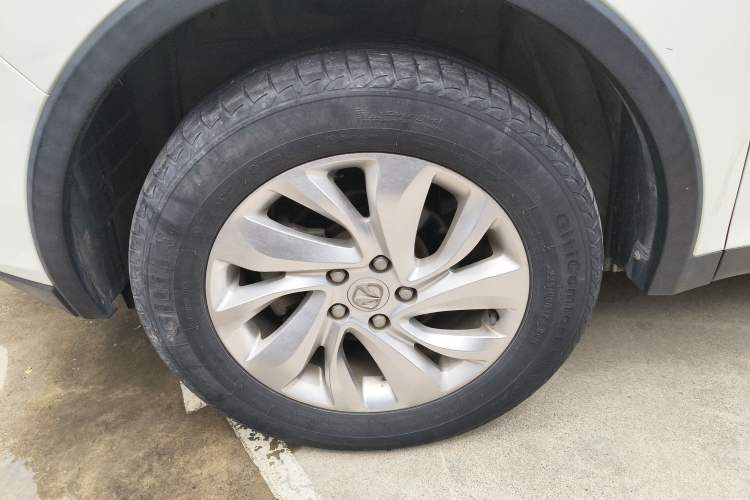 Used BAIC Weiwang S50 2016 1.5T Manual Happy Motion Superior Edition Left Front Wheel Hub