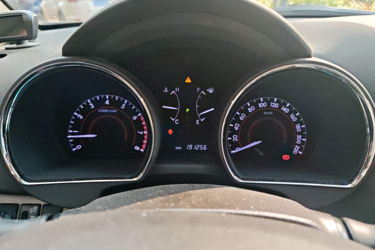 Used Toyota Highlander 2012 2.7L Two-Wheel Drive 7-Seater Luxury Edition
