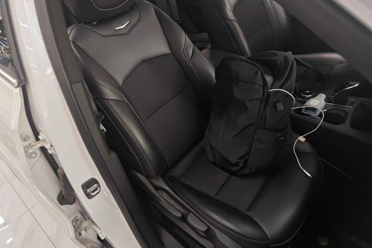 Used Cadillac XT4 2021 28T Two-Wheel Drive Tech Edition Right Front Seat