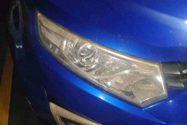 Used JMC Yusheng S330 2016 1.5L GTDi Automatic Two-Wheel Drive Fashion Edition Right Front Headlight