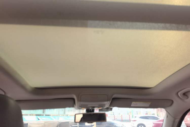 Used Volkswagen Tiguan 2016 300TSI Automatic All-Wheel Drive Luxury Edition Headliner