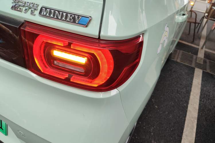 Used Wuling Hongguang MINIEV 2022 Macaron Premium Model – Lithium Iron Phosphate Exterior 3