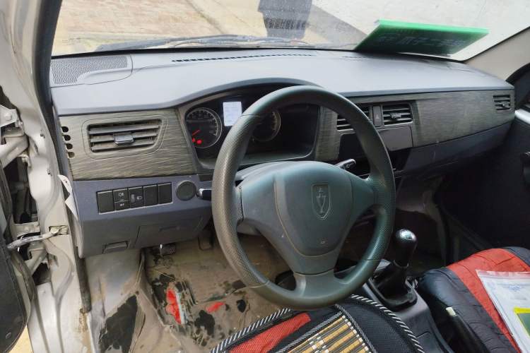 Used Jinbei Hiace X30 2021 1.5L Standard Version Air-Conditioner-Free Van China VI Emission Standard SWC15M Center Console