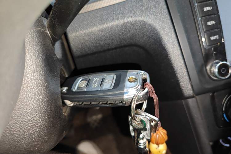 Used Volkswagen Jetta 2015 1.4L Manual Fashion Model Vehicle Key