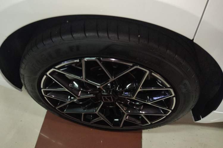 Used Zeekr 001 2025 WE Edition 95 kWh All-Wheel Drive
