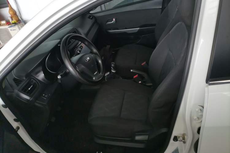 Used Kia K2 2015 Sedan 1.4L MT GLS
