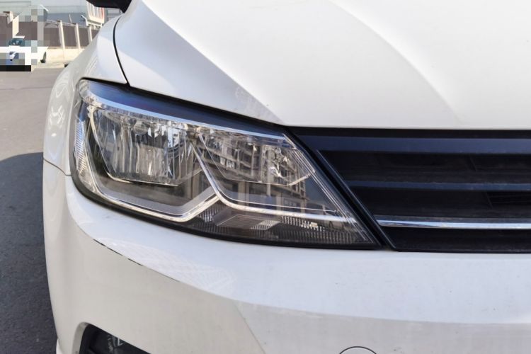 Used Volkswagen Lamando 2015 230TSI Manual Trend Edition
