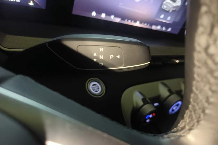 Used EXEED Lingyun 2024 300T Two-Wheel Drive Starlight Edition
