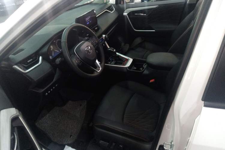 Used Toyota RAV4 2024 2.0L CVT Two-Wheel Drive Fashion Plus Edition