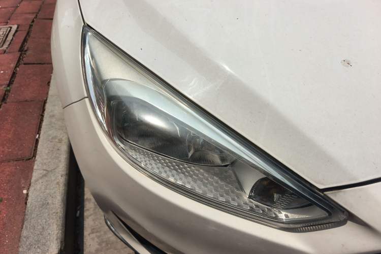 Used Ford Focus 2015 Hatchback 1.6L Automatic Fashion Edition Right Front Headlight