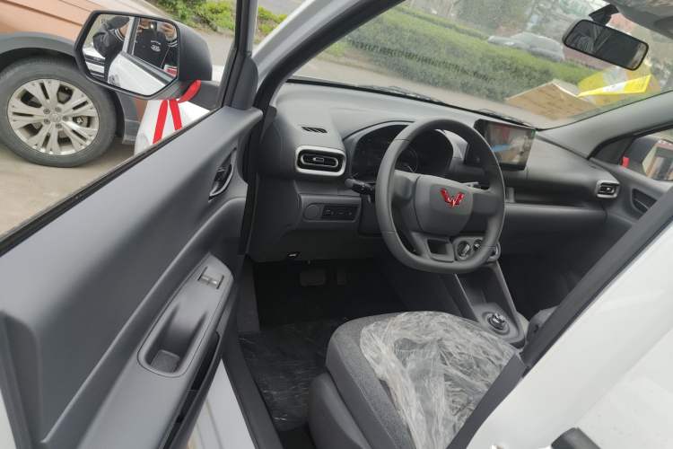 Used Wuling Hongguang New Energy 2024 All-Electric Model 300KM Standard Version Driver Seat