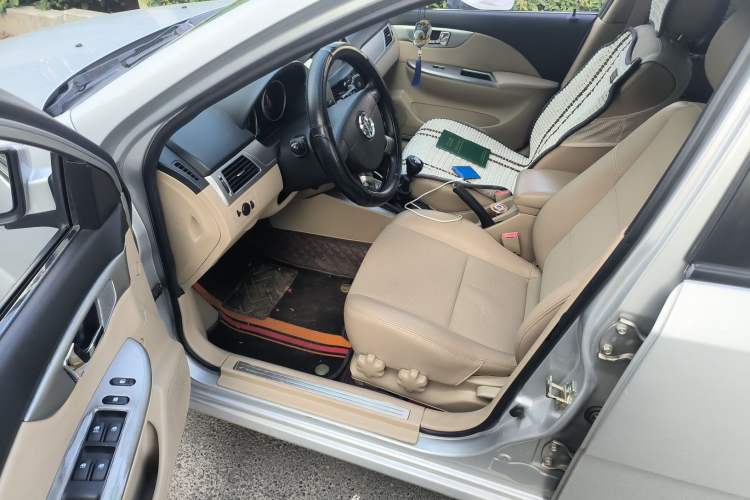 Used Buick Excelle 2011 1.6 LX-MT