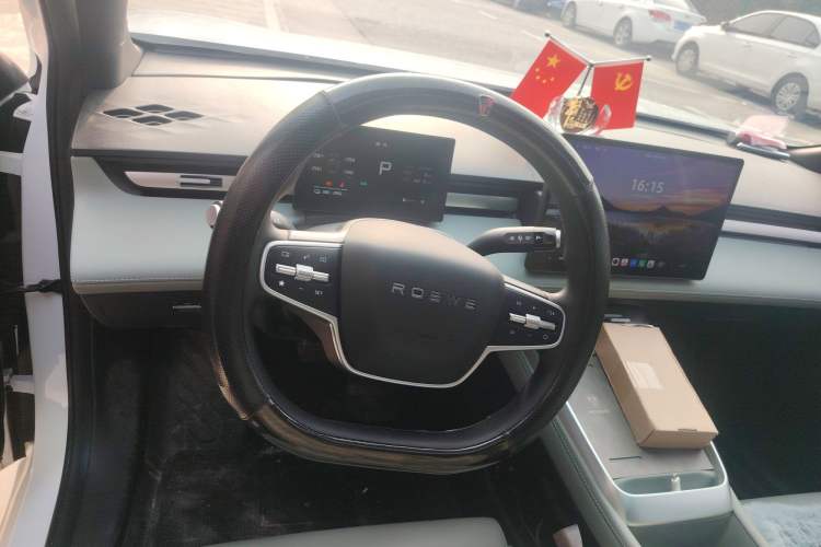 Used Roewe D6 2025 450km Deluxe Edition
