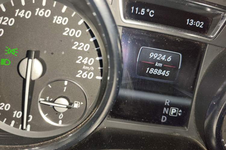 Used Mercedes-Benz M-Class 2012 ML 300 Odometer Close Up