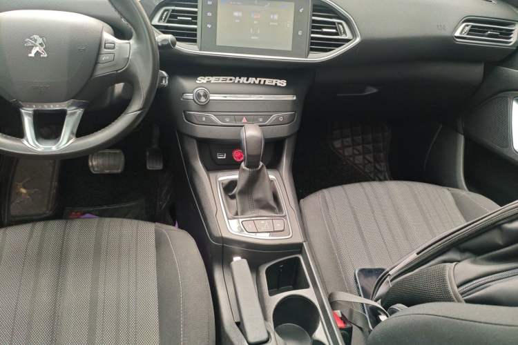Used Peugeot 308S 2015 1.2T Automatic Jingchi Edition Gear Lever