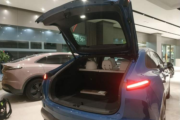 Used ONVO L60 2024 60 kWh Rear-Drive Version