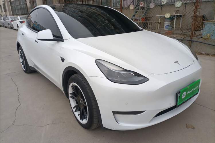 Used Tesla Model Y 2023 Long-Range All-Wheel-Drive Version