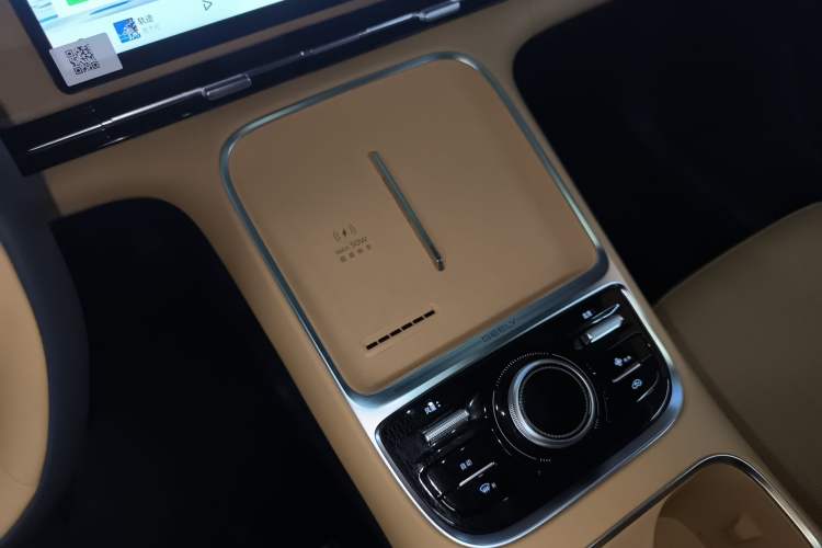 Used Geely Galaxy Xingjian 7 EM-i 2025 120km Flagship Edition Gear Lever