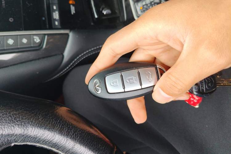 Used Infiniti Q50L 2016 2.0T Comfort Edition
