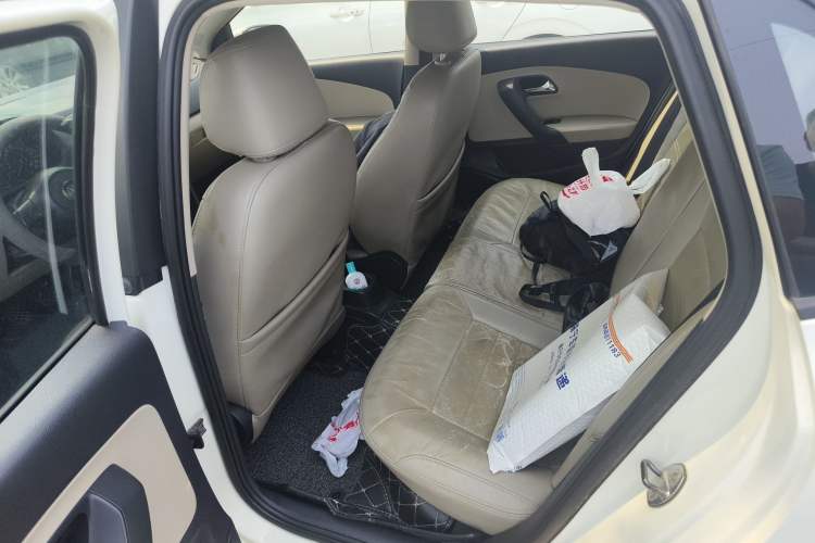 Used Volkswagen Polo 2011 1.6L Manual ZhiShang Edition
