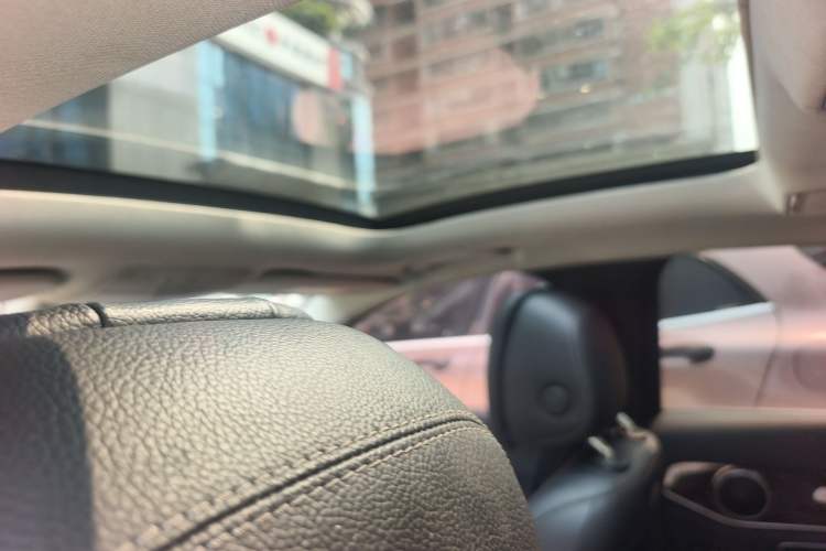 Used Mercedes-Benz C-Class 2016 C 200 L Headliner