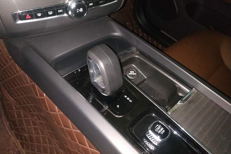 Used Volvo XC60 2023 B5 4x4 Smart Luxury Edition
