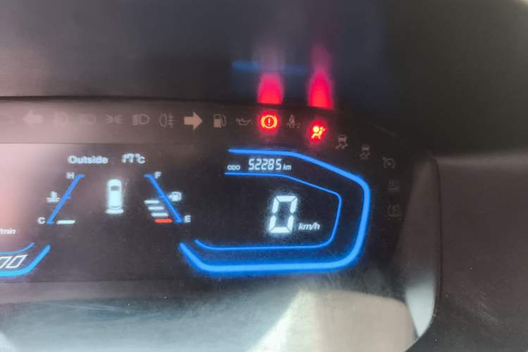 Used CHANGAN OSHAN A800 2017 1.6L Manual Comfort Model Odometer Close Up