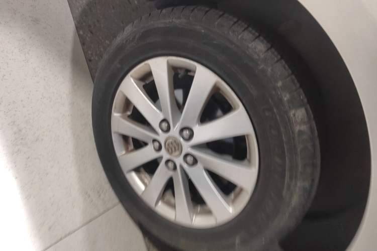 Used Buick GL8 2017 25S Comfort Version China V Standard Right Rear Wheel Hub