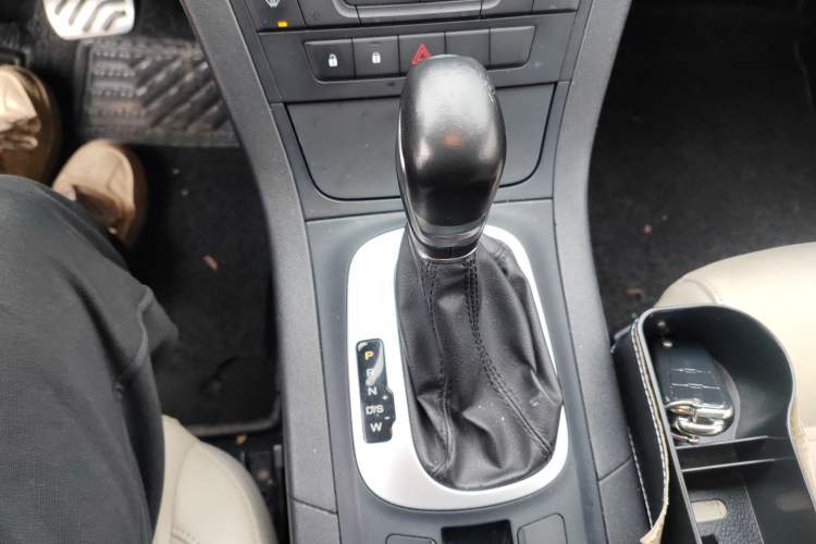 Used MG GS 2015 2.0TGI TST Luxury Edition Gear Lever