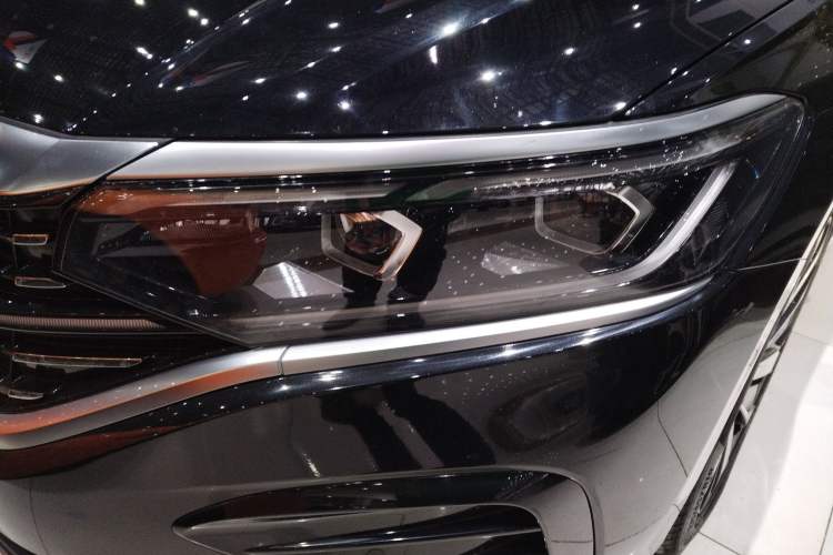 Used Volkswagen Passat 2022 330TSI Luxury Edition Custom Version
