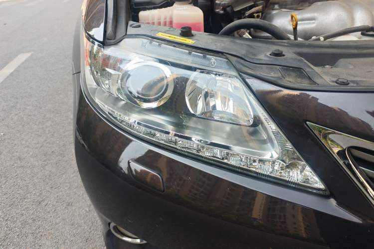 Used Lexus ES 2013 300h Elite Edition