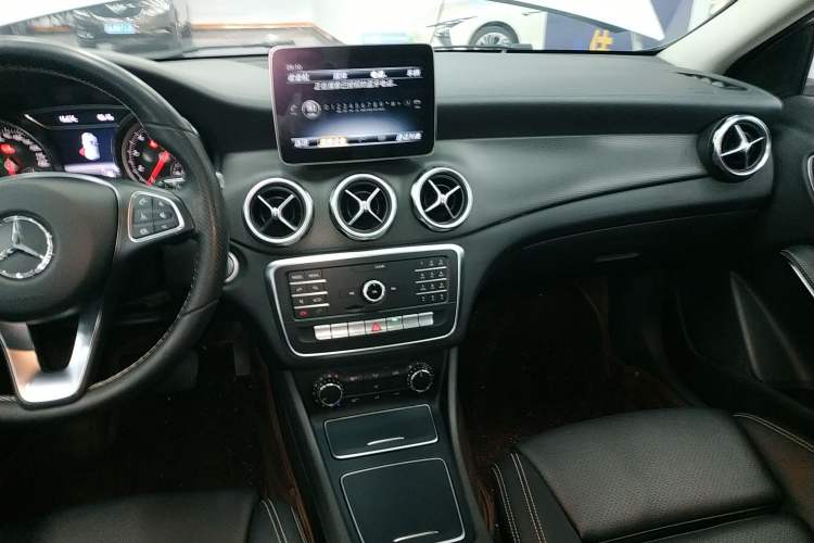 Used Mercedes-Benz GLA 2018 GLA 200 Fashion Model