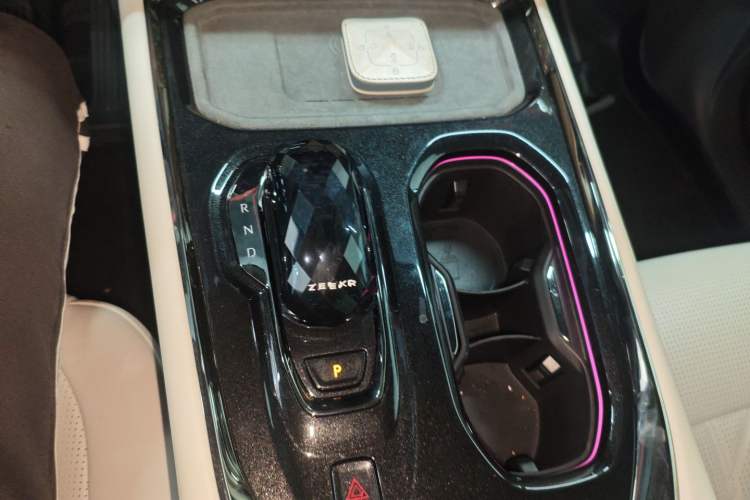 Used Zeekr 009 2024 7-Seater Walk-Through Version Four-Wheel Drive 108 kWh
