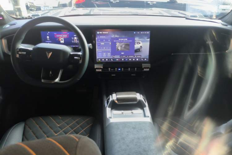 Used Deepal G318 2024 Four-Wheel-Drive Air Suspension Model