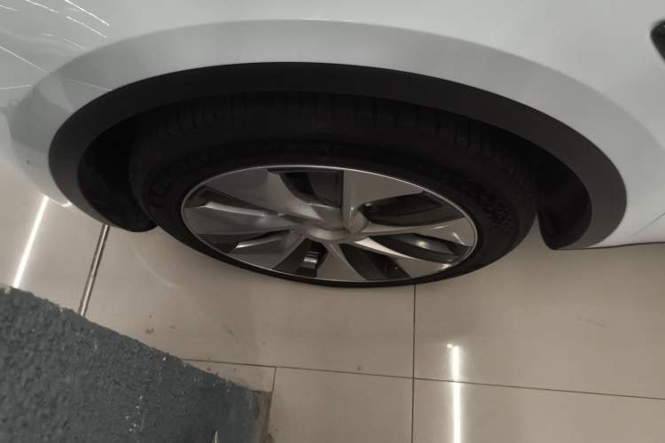 Used Tesla Model Y 2021 Revised Version 2 Long-Range All-Wheel-Drive Edition