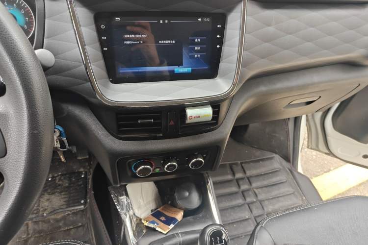 Used Jinbei Gold Hiace 2023 1.5L Passenger Vehicle Engineering Lion 5/6/7 Seater