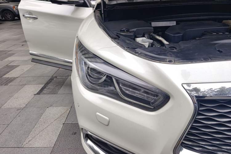 Used Infiniti QX60 2018 2.5 S/C Hybrid Two-Wheel-Drive Excellence Edition China VI Standard
