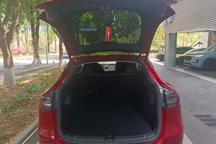 Used Tesla Model Y 2022 Rear-Wheel-Drive Version
