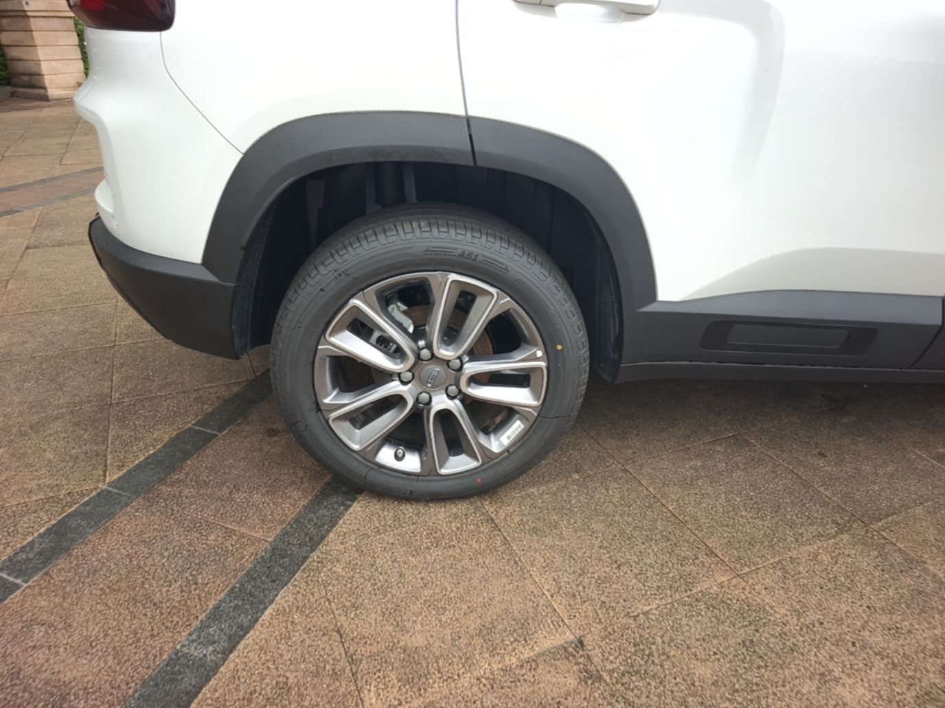 Geely Auto icon 2026 Model Chocolate 1.5TD Pure & Refined Edition — снимка 11