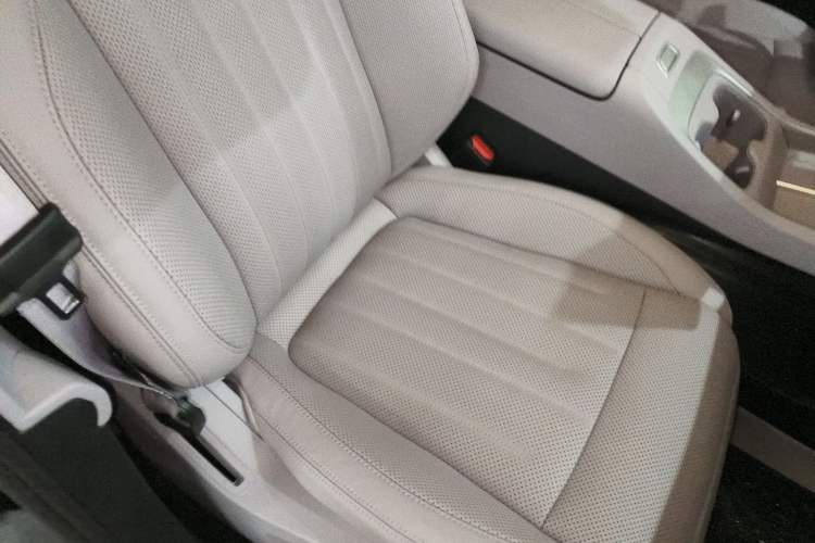 Used ONVO L60 2024 60 kWh Rear-Drive Version
