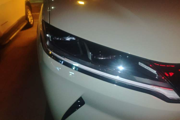 Used BYD Yuan UP 2024 401 km Active Version Right Front Headlight