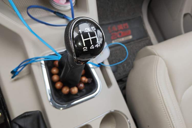 Used FORTHING Lingzhi 2020 M5L 1.6L Luxury 7-Seater Gear Lever