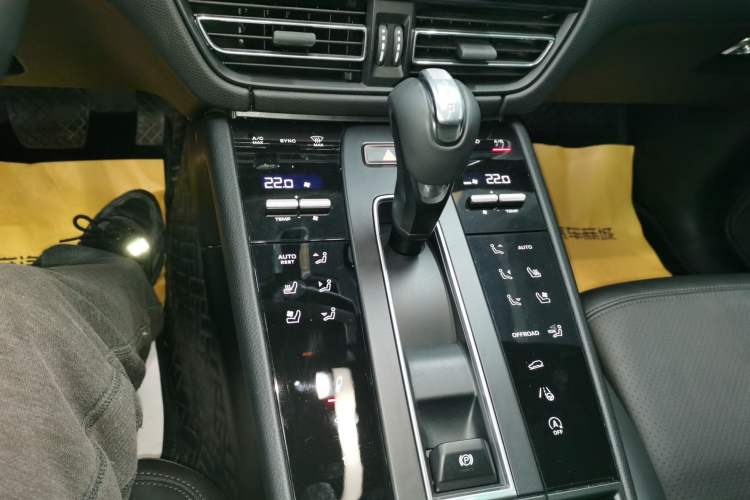 Used Porsche Macan 2022 Macan S 2.9T