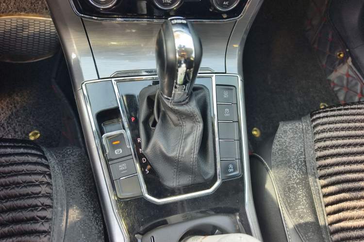 Used Volkswagen Passat 2016 330TSI DSG Luxury Edition
