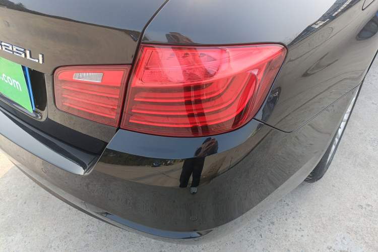 Used BMW 5 Series 2014 525Li Leading Model
