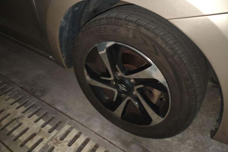 Used Haima Fumei 2017 1.6L Manual Luxury Model Right Front Wheel Hub