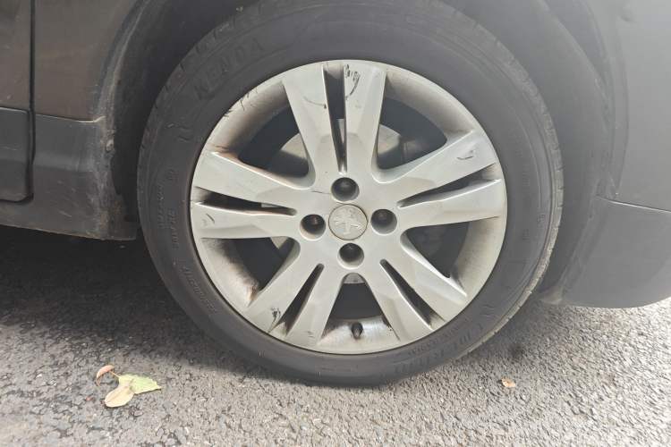 Used Peugeot 3008 2013 2.0L Automatic Trend Edition Right Front Wheel Hub