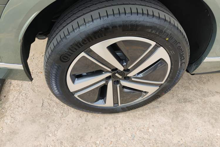 Used Wey Lanshan 2025 Four-Wheel Drive Max Right Rear Wheel Hub